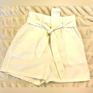 BB Dakota Steve Madden white shorts size small NWT